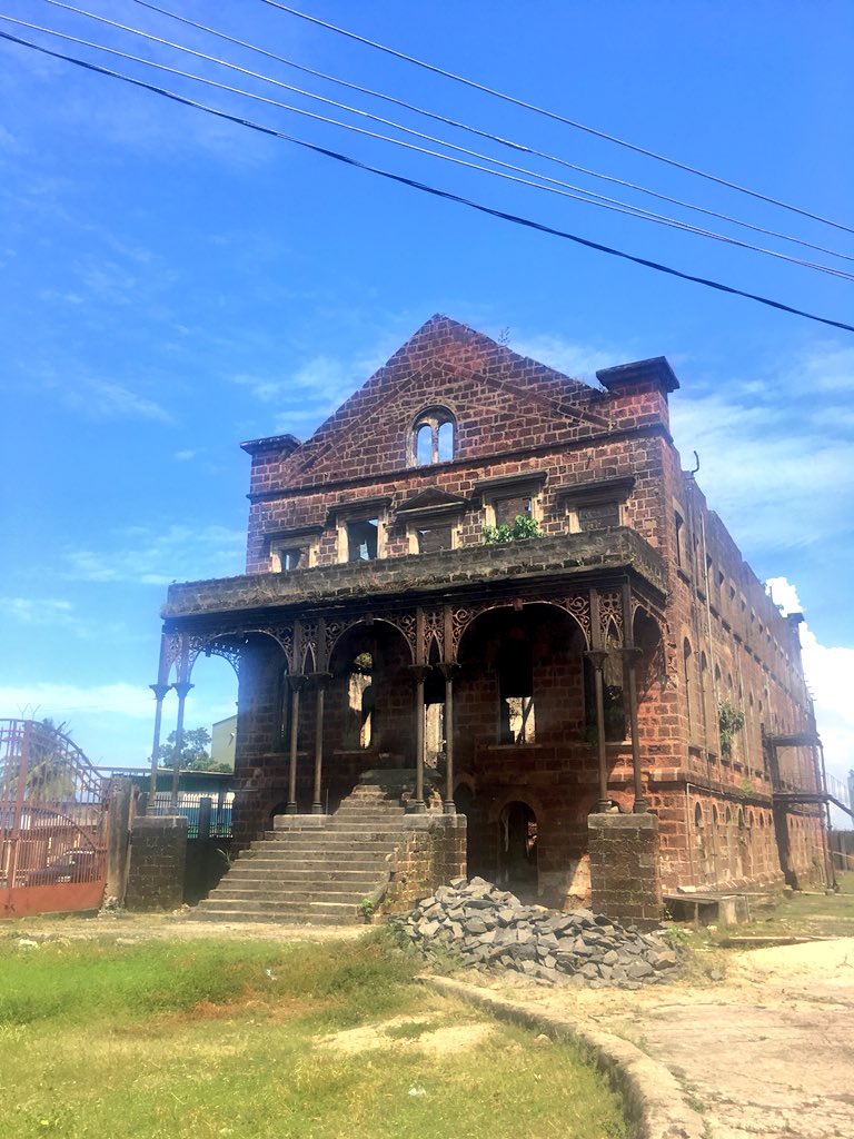 IrlEmbFreetown's tweet photo. On to the old Fourah Bay College. Founded in 1827, this is the institution that earned #SierraLeone’s reputation as the “Athens of West #Africa”. Still a beautiful building today #Freetown https://t.co/1XyJeo5XWa