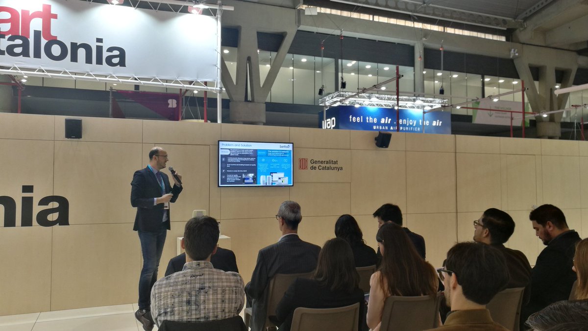 dca_cat's tweet image. Ja en marxa la presentació de projectes guanyadors de l&apos;#SmartCATChallenge a l&apos;estand de la @gencat D431. Vine a conèixer les solucions urbanes més innovadores! #SCEWC18