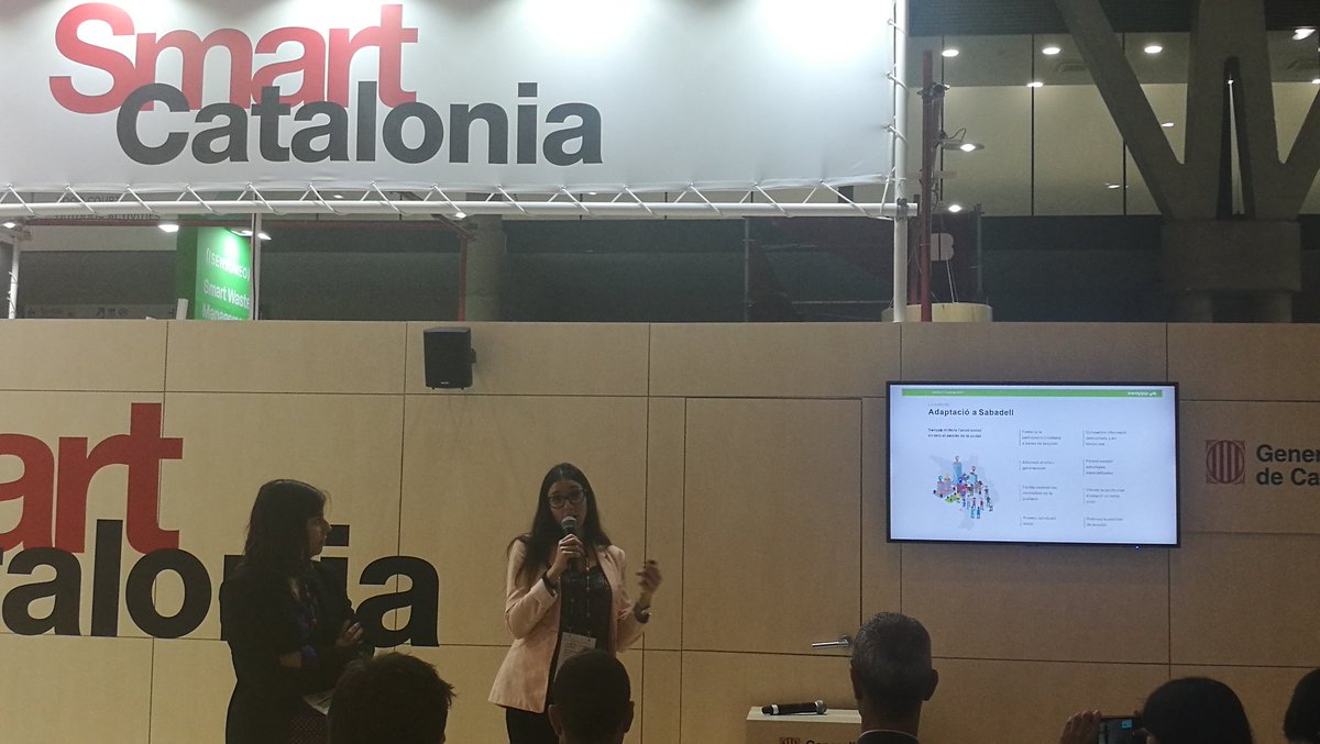 RosaParadell's tweet image. Torn de  de #swaypp guanyadors del 1r premi del  #SmartCATChallenge i de #moneder.cat el 2n premi
Felicitats de nou noi@s! #SmartCatalonia @tic @i2CAT