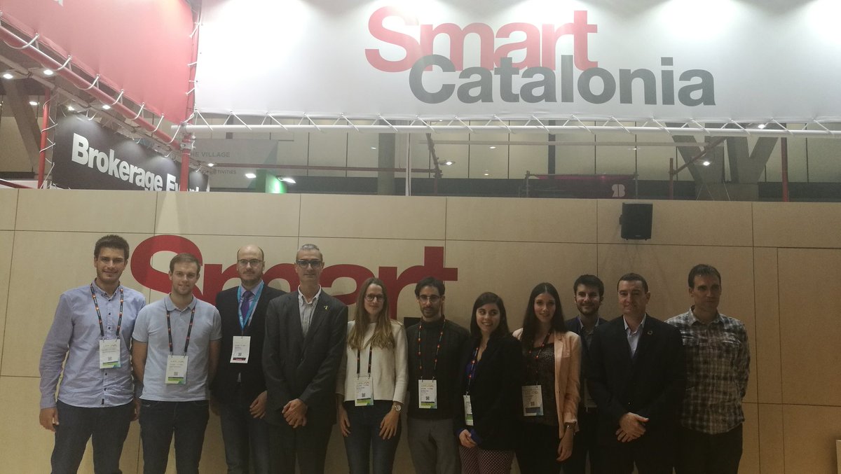 RosaParadell's tweet image. Torn de  de #swaypp guanyadors del 1r premi del  #SmartCATChallenge i de #moneder.cat el 2n premi
Felicitats de nou noi@s! #SmartCatalonia @tic @i2CAT