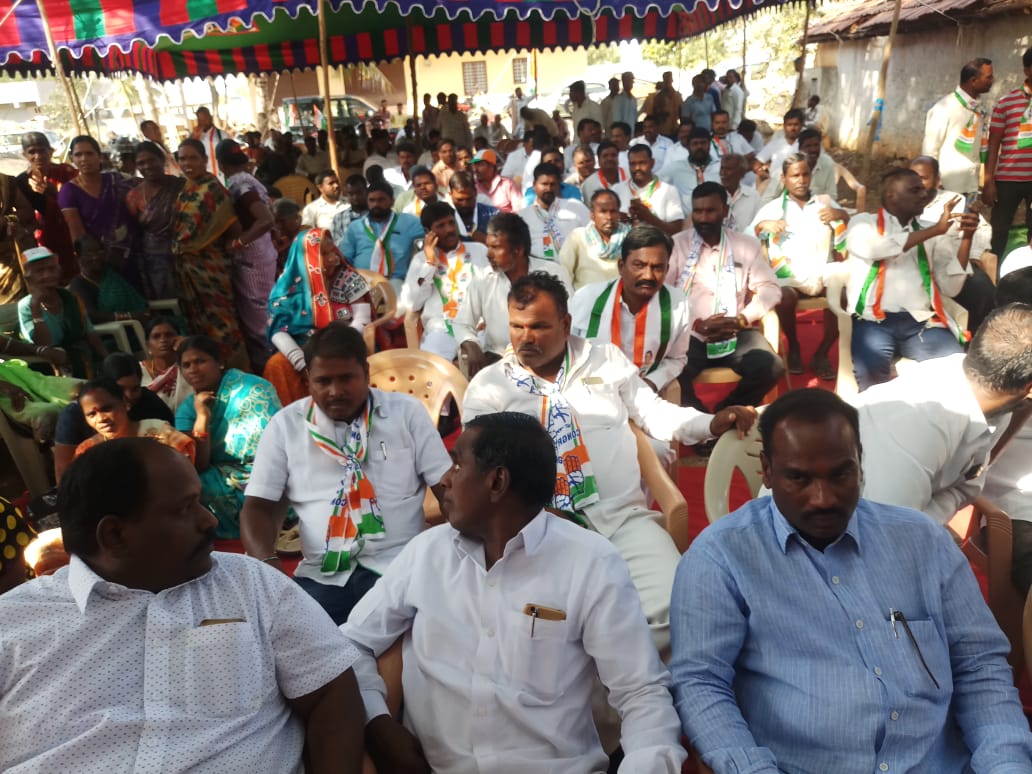 మహేశ్వరం నియోజకవర్గం, కందుకూరు మండలం అగర్మియా గుడా గ్రామంలో పర్యటించడం జరిగింది. 
#SabithaIndraReddy #Maheshwaram