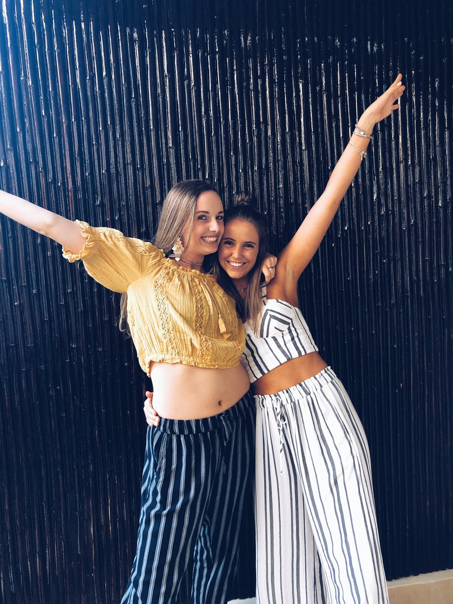 _graceday_'s tweet photo. hannddsss upppp babbyyyy, @emma_lawn is 19 !!!!!!!! love u f&amp;a emma🌾 dont party too hard in dc w/out me ;))) thxx for all the mems the past 4 years💛!! WHERE ARE WE GOING NEXT TO CELEBRATE????✈️🍾🌟🌎🍋⚡️ #myBOO #worldtravelers #IMISSYOUCOMEHOME https://t.co/VFoEv8Yk05