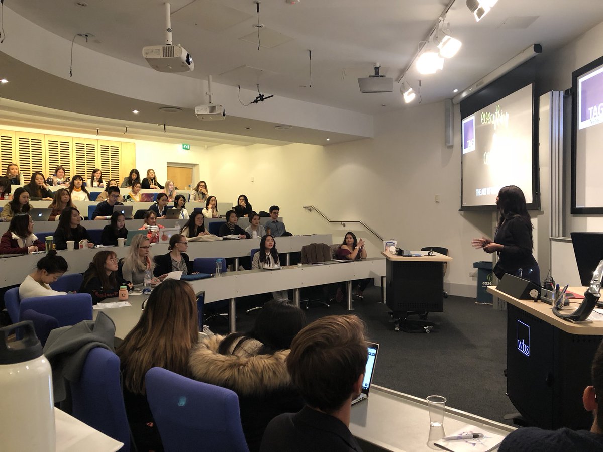 WBS_MiS's tweet image. @DeniseTAG is explaining that “it’s not a science to #network it’s about making sure you are connecting with people” in her #NetworkingWorkshop at #MiSfestival in the  @WarwickBSchool!