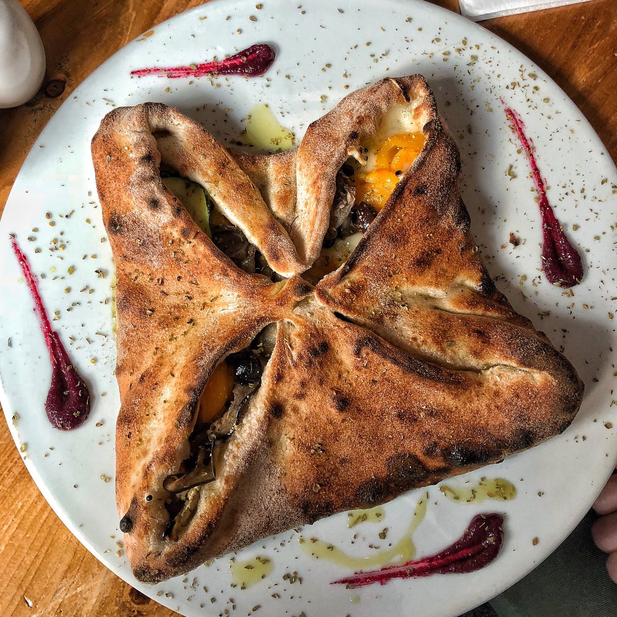 doughpizza_'s tweet photo. Perfectly imperfect...
Our pizza parcel filled with vegan cheese, aubergine, courgette, peppers and olives ๐ฟ๐
#veganpizza #bathvegans #weekendtreat https://t.co/40u17qfmDH
