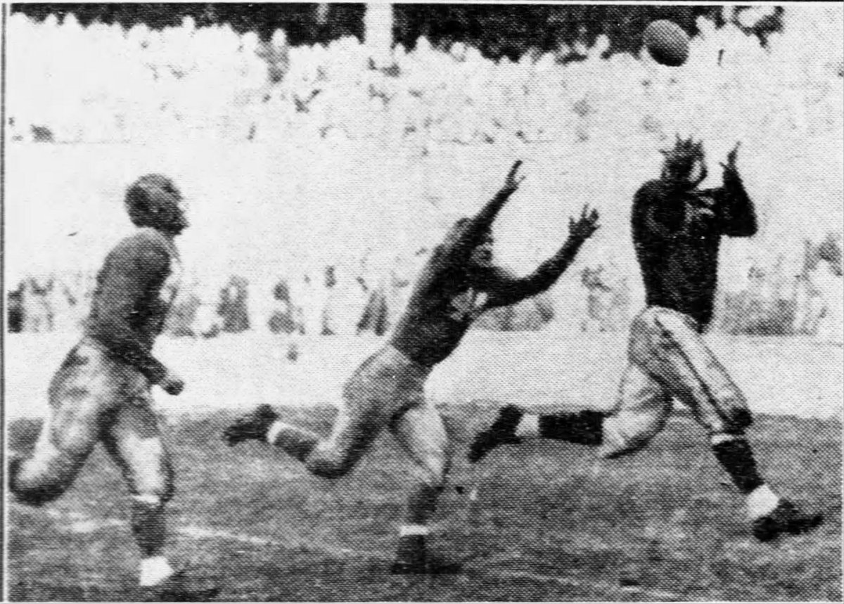 Sid Luckman's 7 touchdown passes (common slang of the day: "aerials") against the Giants in 1943 remains the gold standard in the NFL record books. He also set a new single-game mark that day with 453 yards.  #BearDown  @WCGridiron:  https://www.windycitygridiron.com/2018/11/1/17940586/sid-luckman-seven-touchdown-passes-chicago-bears-new-york-giants-nfl-record-sammy-baugh