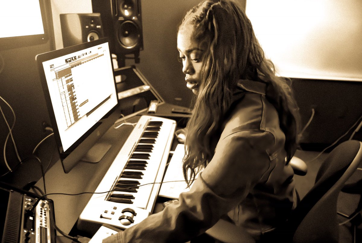 Our A&R administrator Rosie putting in some production work #a&r #instrumentals #art #rhythm #musica #musicislife #music #producer #bbmg #blackbirdmusicgroup #brooklyn #newyork #liu #liubrooklyn #studio #protools #piano #soca #hiphop #rap #trap #popmusic #dancehall