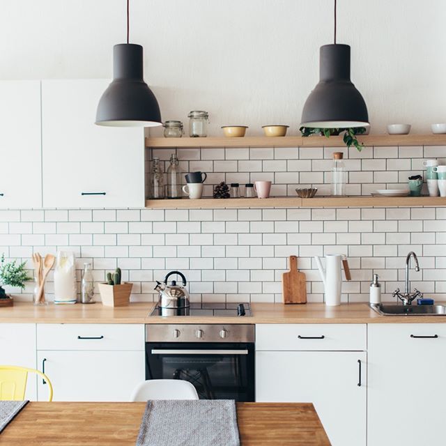 LisaTreu's tweet photo. Subway tiles are a popular choice for backsplashes with renovation projects. The black grout with the black lights make a real statement. What do you think? 🏠
🏠
🏠
#realestate #homes #newhome #luxury #luxuryhomes #buy #buying #florida #paradise #workh… https://t.co/csVYL0dt2p https://t.co/dqckootdrM