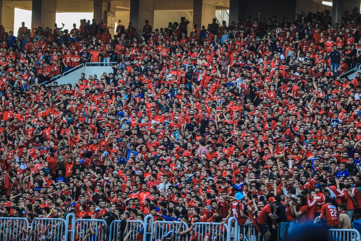 جمهورنا يزين ملعب برج العرب 😍 من أي مكان ستتابع المباراة الليلة!؟ 🤔📺

#RoadToNinth
#YallaYaAhly