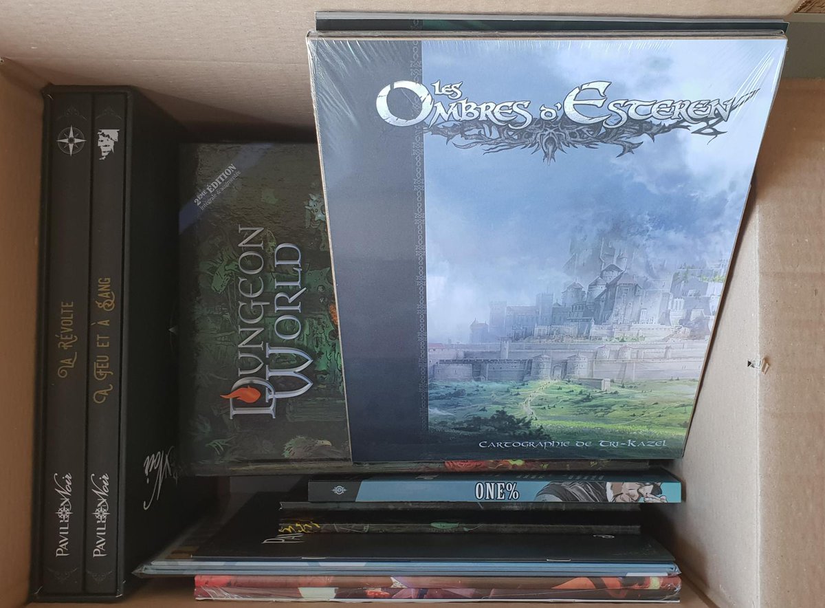 Gamixlab's tweet image. Livraison de jeux de rôle au @Gamixlab pour le projet de recherche multidisciplinaire sur l&apos;intérêt de ce type de jeux pour certaines formations et pathologies #JDR @philippelid @UPECactus @fablab_paris13 @IAE_G_Eiffel @EsipeCreteil @InfoEtGestion @AsmodeeResearch #GameInLab