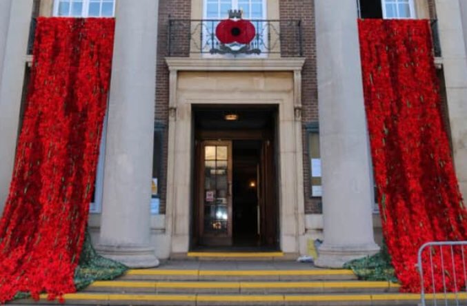 NEPSWORTHING's tweet image. Wow! How wonderful does our Town Hall look? What a fantastic way to commemorate the centenary of World War One. Thank you to those involved in creating this outstanding display. #WeWillRememberThem #WorldWarOne #Worthing @adurandworthing @wye_tom