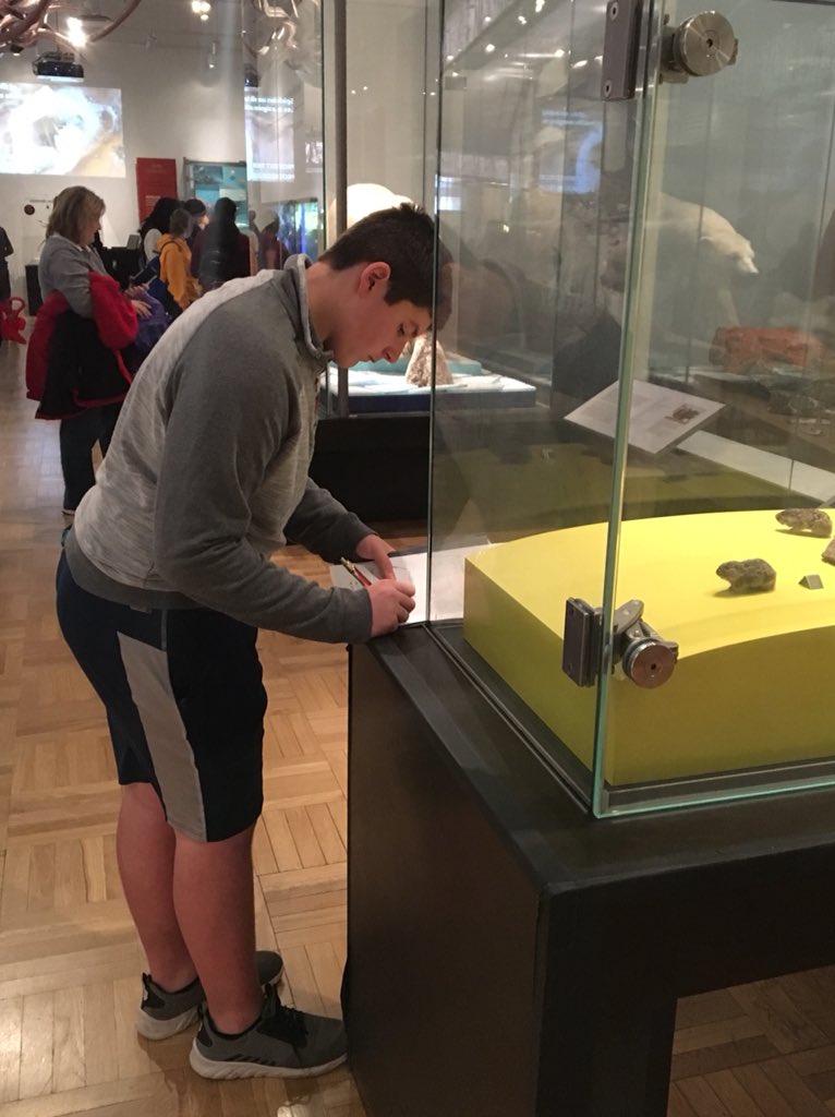 jfr_visualart's tweet image. Drawing at the Rom! :)