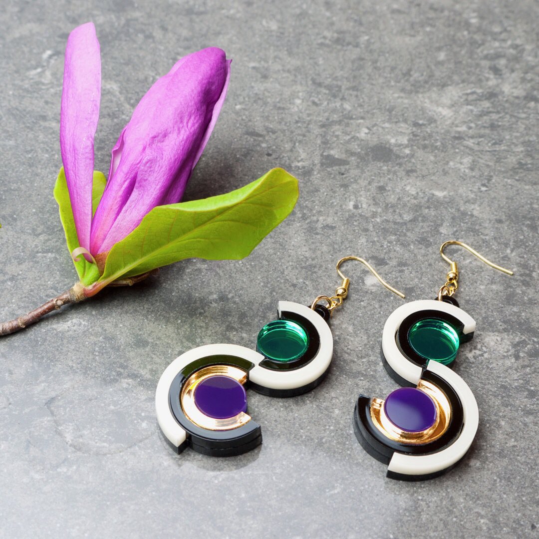 MYSTICFORMS's tweet image. Happy Friday🙌 Here are our Statement Earrings FORM036 to add sparkle to your outfits🎆 The earrings are available at our online-shop!!
mysticforms.com/products 
#japancollection #earrings #handmade #jewellery #acrylicjewellery #wearable #art