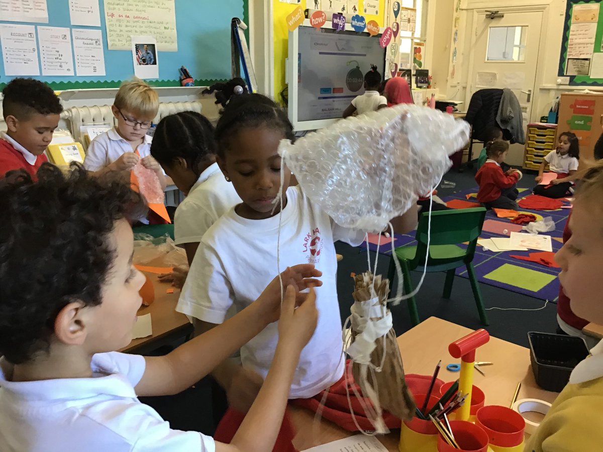 LarkHallPrimary's tweet photo. Year 2 making their egg rockets they had designed earlier in the week. We had to protect the egg from breaking as it was dropped from a tall height #lhwaterloo #lhblackfriars #lhstu #lhsteam https://t.co/iNz7yN0RZk