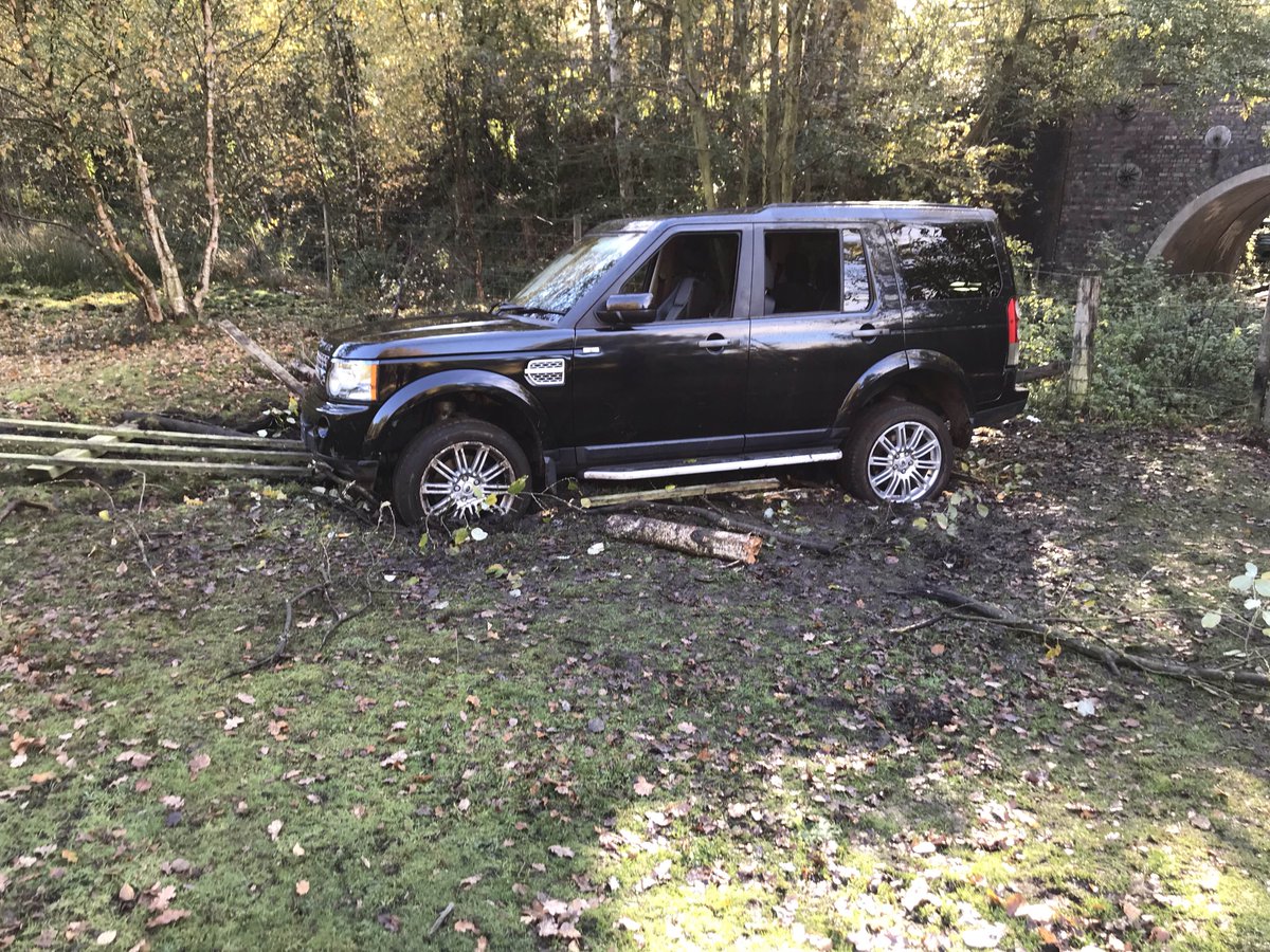 Wmp Traffic On Twitter Another Criminal Masterclass For Everyone Take Your Stolen Land Rover Discovery Arguably One Of The Best 4x4 S Around Off Road And Get It Stuck Recovered From Sutton
