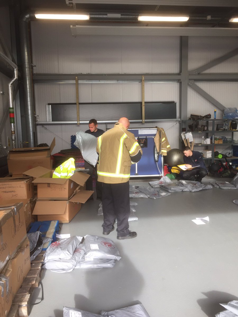 Basingstoke_01's tweet image. Today W/W have been issued their #New #firekit. The new kit has 2x Tunics, one for structural fire fighting and the other for Special Service Calls. #NewKit