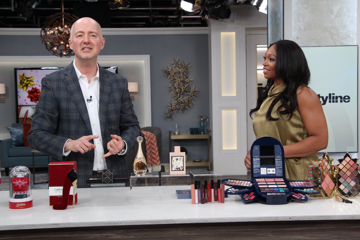 GIVEAWAY: Follow <a href="/Cityline/">Cityline</a> and <a href="/davelackie/">dave lackie</a> + RT this tweet for your chance to win an almost $500 beauty prize pack! Contest closes 11:59pm EST Nov 4. What could you win? WATCH: ow.ly/jXxW30mtm3L
