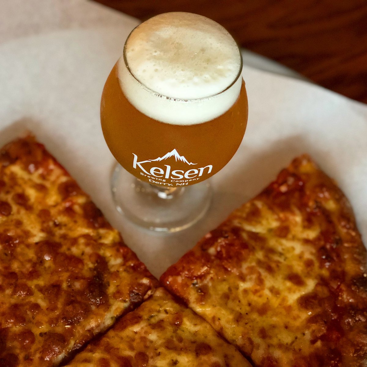 kelsenbrewing's tweet photo. It’s Friday! Open 12-10PM for #pizzaandbeer all day 🍕🍻
#kelsenbrewing #beerandpizza #properglassware #untappd #untappdverified #untappdverifiedvenue #nhbrewers #nhbeertrail #nhbeer #nh #derrynh #destinationderrynh #friday #pizza #drinklocal #eatlocal #craftbeer #brewery #derry https://t.co/zcORtQYXrI