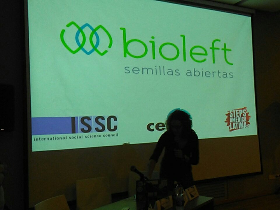 GC_SyC's tweet photo. #Ciaciar2018 @ciaciar @bioleft_tw Anabel Marin y semillas abiertas, estamos a tiempo para desarrollar plataformas que mantengan la investigación y transferencia abiertas https://t.co/WnqK3zApUb