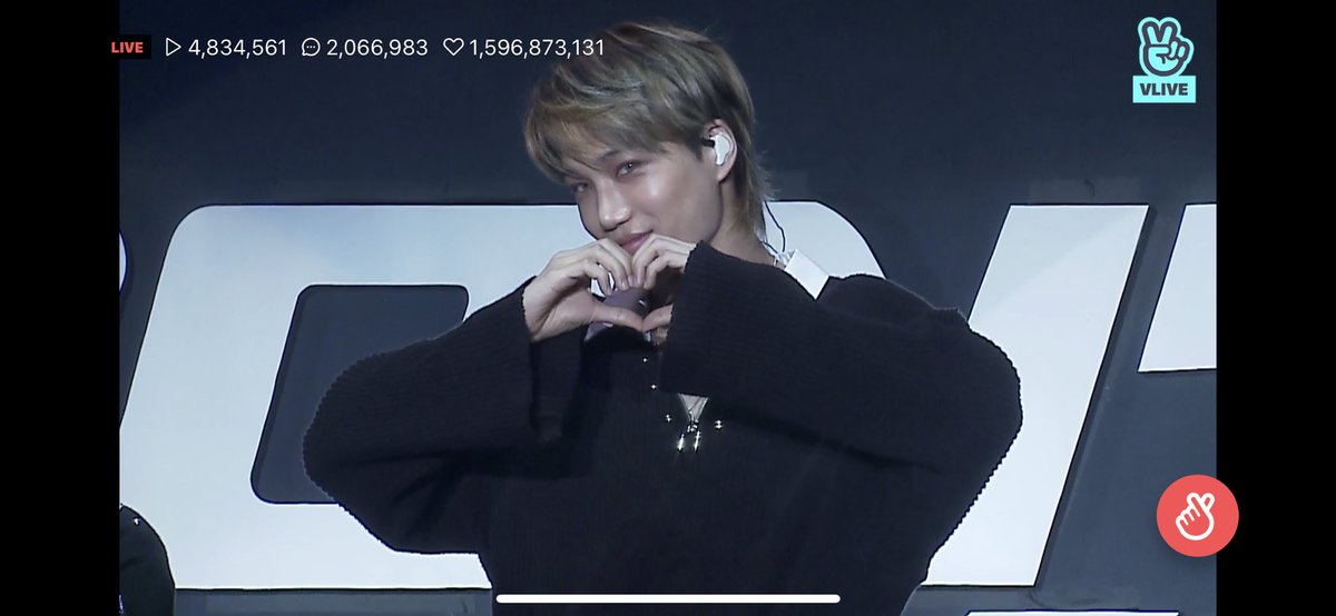 MYE0NM0NEY's tweet photo. I love all this boy named EXO I’ll love them until the end! 🙈 and support them until my life end 😭✊💕
#EXO #EXO_DontMessUpMyTempo #EXO_QuintupleMillionSeller #EXO_TEMPO #EXOSHOWCASE #TempoOutNow @weareoneEXO https://t.co/l5sbyTKGJY