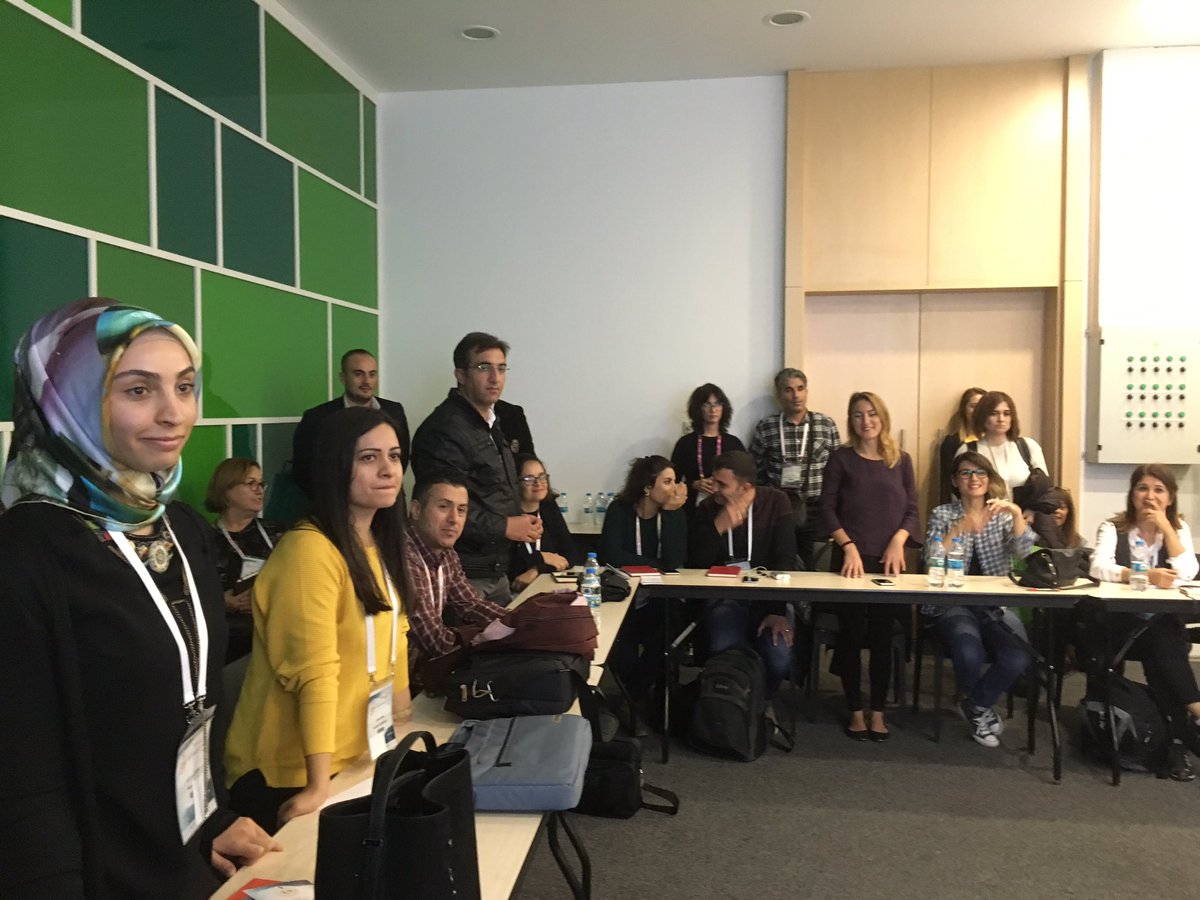 yallsop's tweet image. Great #unpluggedcomputing session with fab teachers from #Turkey with my lovely friend and colleague @FilizKalelioglu #fatihetz18 @FatihEtz @tcmeb