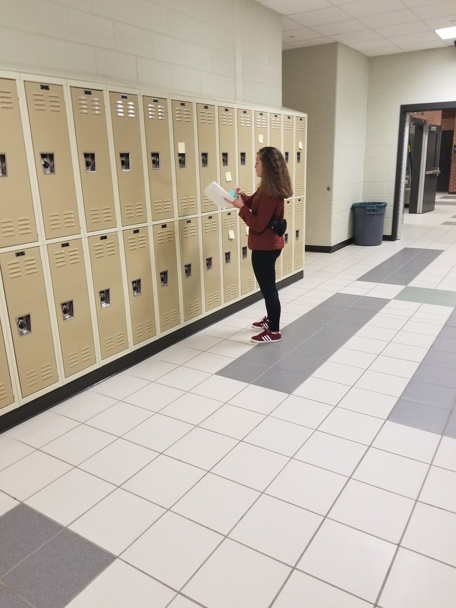 WFHS_Fellows's tweet photo. "Carry out a random act of kindness, with no expectation of reward, safe in knowledge that one day someone might do the same for you" #IAmWestForsythandWeAreFamily #RandomActsOfKindness #lockernotes https://t.co/PbOnbQYxYH