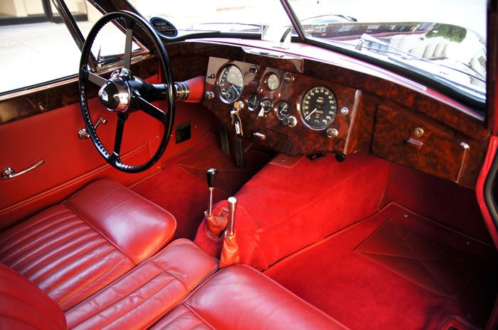 FRESH TRACKS FRIDAY: As elegant as the come, the 1953 #Jaguar XK120 is indeed a beautiful car. Highly successful at racing, this car could hit 172 mph, powered by a dual overhead-cam 3.4 L straight-6 XK engine that was advanced for a mass-produced unit of the time. Love it!