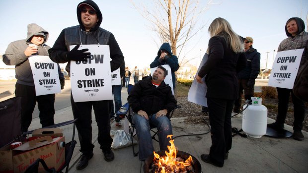 Due to the rotating strikes at <a href="/canadapostcorp/">Canada Post</a> , Central Stores did not receive any external mail or packages today. We will still be performing our internal mail &amp; freight services for our #UW community. Couriers &amp; large freight companies are still actively delivering to campus