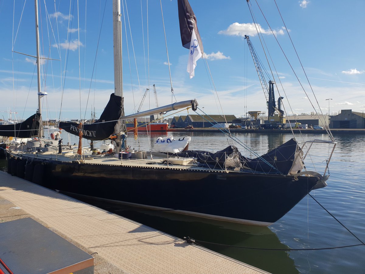 pbreizh66's tweet photo. #RouteduRhum #Bretagne #penduick6 magnifique journée https://t.co/NNEypX0DKH