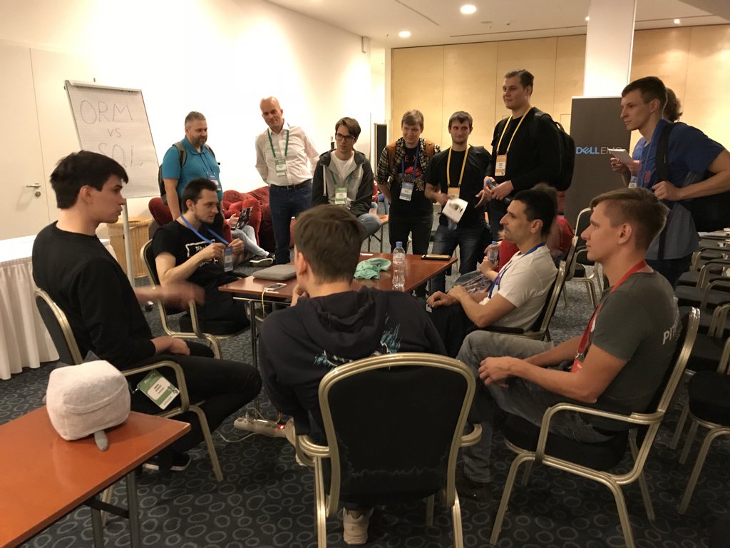 pyladies_spb's tweet image. BoF в самом разгаре 🔥
#piterpy #piterpy_meetup