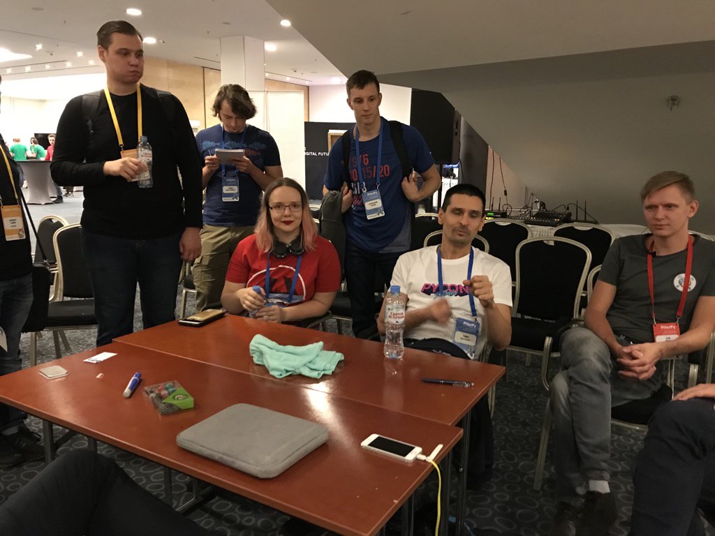 pyladies_spb's tweet image. BoF в самом разгаре 🔥
#piterpy #piterpy_meetup