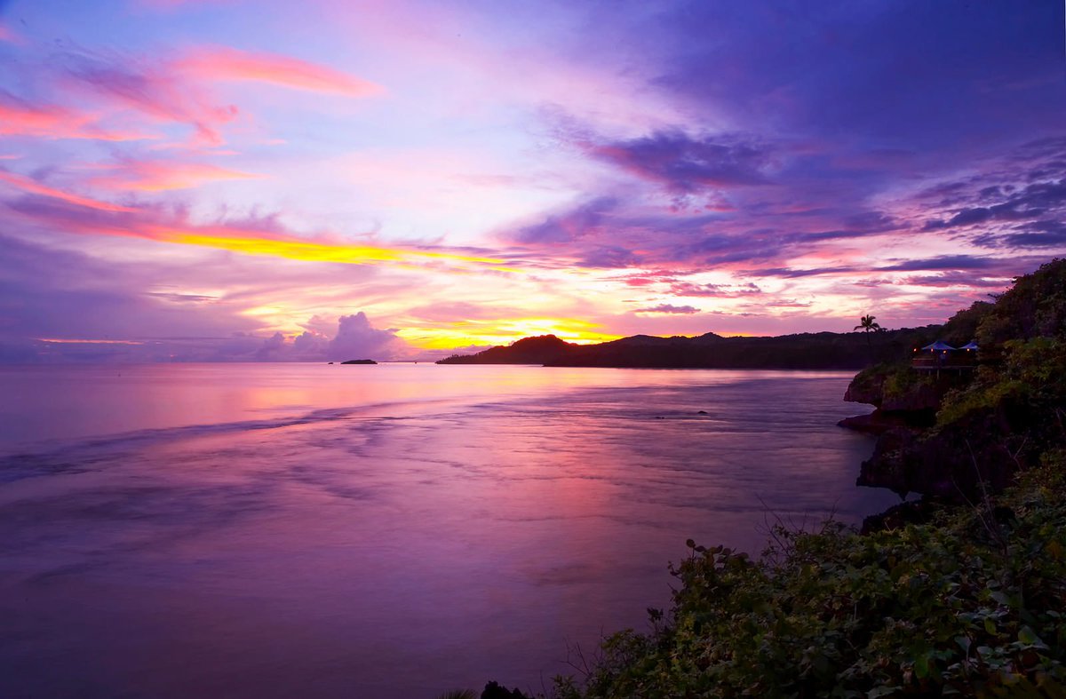 SpaIncMag's tweet photo. Enjoy a Fijian sunset at @NamaleResort overlooking the Koro Sea? We're in! Sip a glass of champagne on the private balcony followed by a foot soak &amp; Signature Massage. It will end just before the sun sets so you can enjoy the champagne &amp; hors d’oerves! #peacefulpicoftheday #spa https://t.co/Ko8fDhtgJp