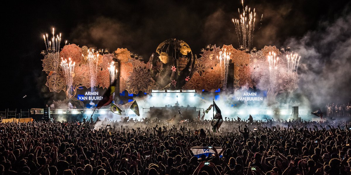 Surprise guests at The Gathering on DreamVille: <a href="/ArminvanBuuren/">Armin van Buuren</a>