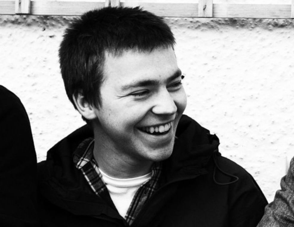 Guess what, <a href="/MilosPlanes/">Milo's Planes</a>' drummer Harry has a solo project called @flat_rufus and he made a fantastic cover of Kurt Vile for us! Listen here 👉 bit.ly/2qnXdEj