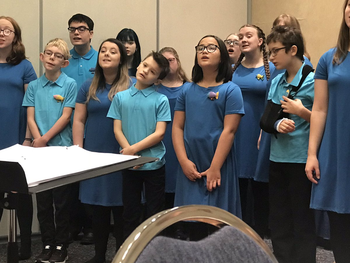 Extremely proud to see some @MQWSchool perform with @shallawaynl this morning at @nlmsic conference #ResonateNL ❤️