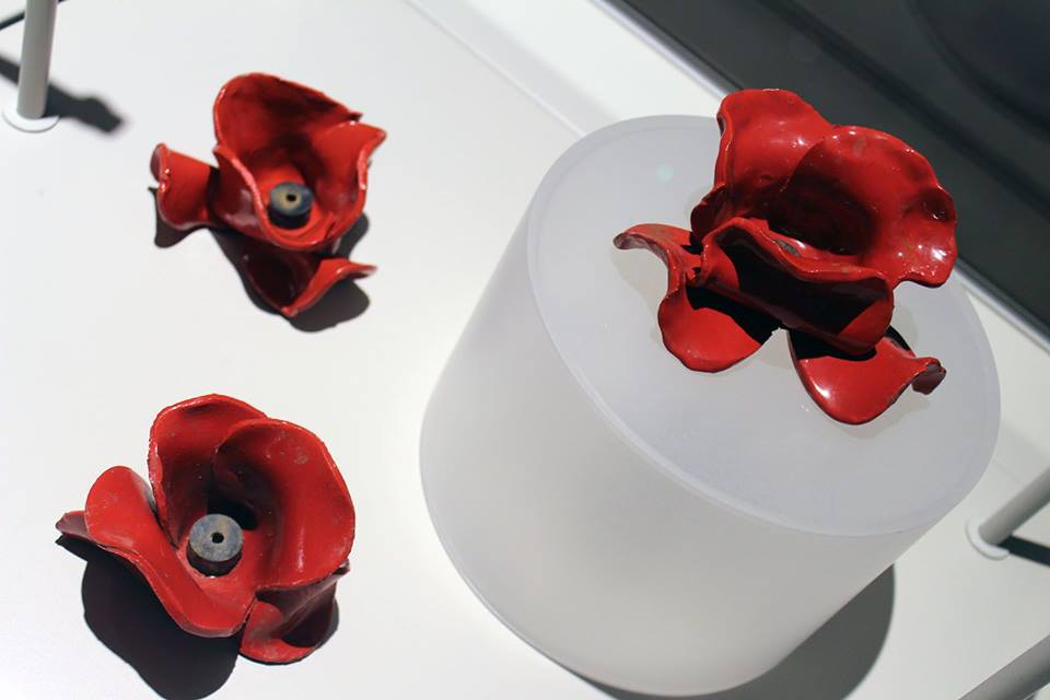 Come join Anne Marie Ashman tomorrow at 2pm @durhamcathedral for our #TenMinuteTalk on Remembrance Poppies: from the fields of Flanders to the Tower of London. #OpenTreasure entry fees apply. buff.ly/2QetAka