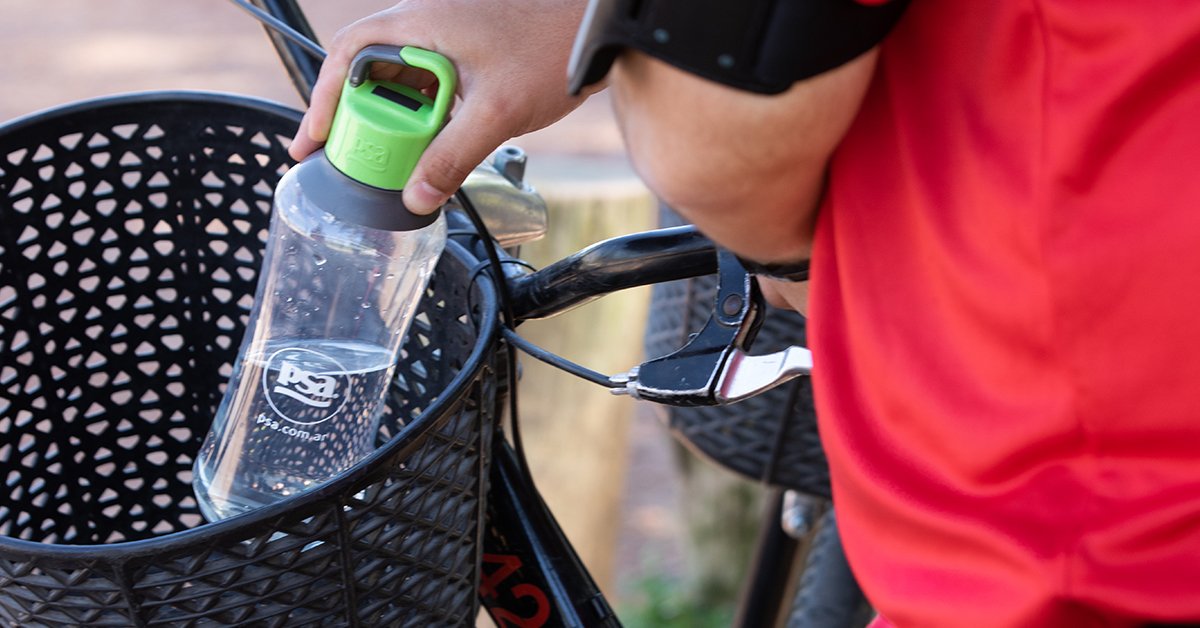 PSAVida's tweet photo. La bici 🚲 es el medio de transporte que más creció en el🌍 👉Sumate a esta tendencia y no olvides mantenerte hidratado💦 #Botella600 ➡️https://t.co/TqpVGm5GZY
#Bici #Bicicleta #Bike #Hidratación #AguaPSA #PSAMejoraTuVida #PSAEsSalud #PSAesvida https://t.co/wnIAnGjoWX