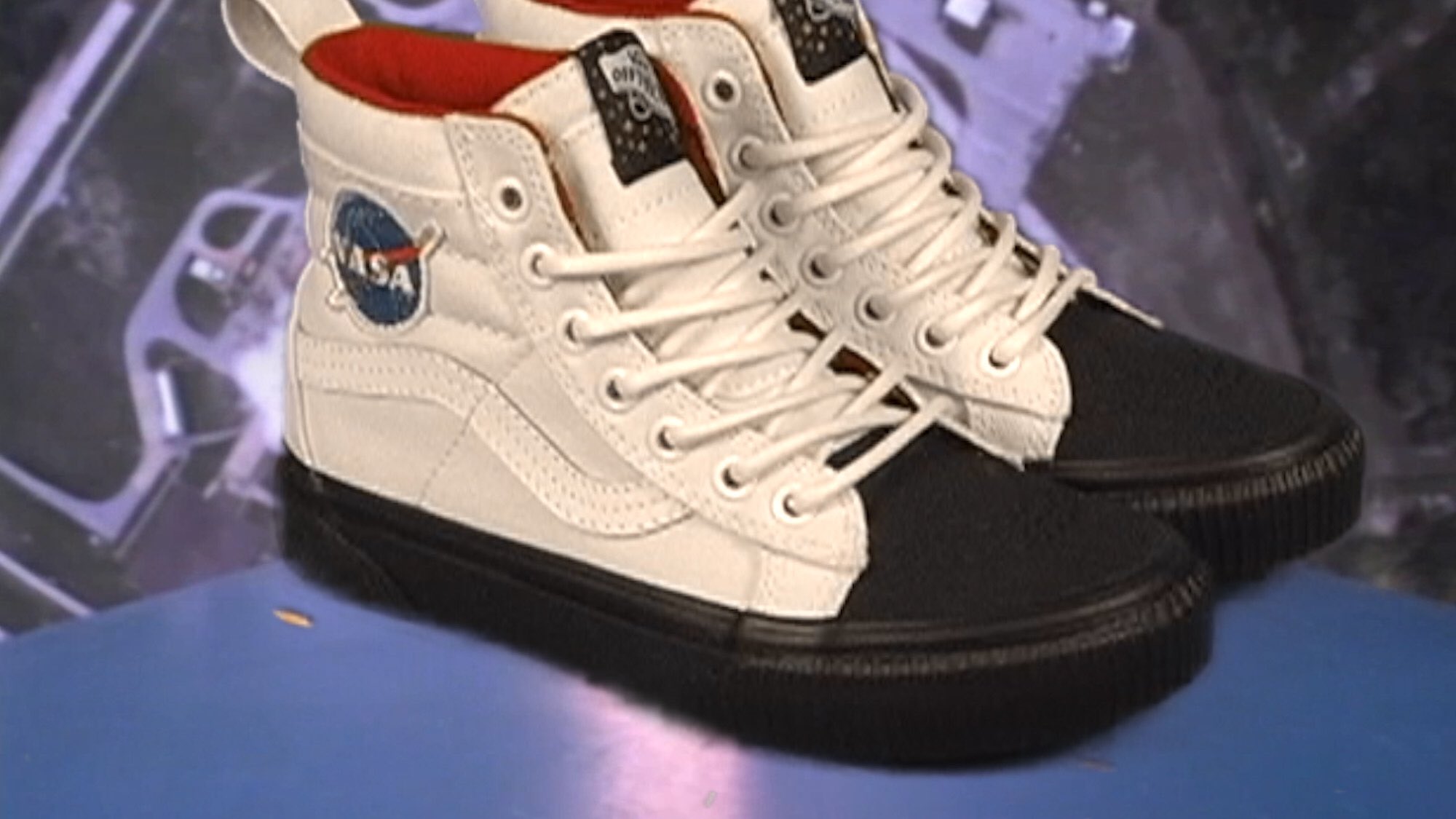 Vans on Twitter: "3..2..1.. BLAST OFF! The Vans Space Voyager collection is  now available at https://t.co/GGXYdxGJsD and select stores. @NASA  https://t.co/EK0ixUQmUI" / Twitter