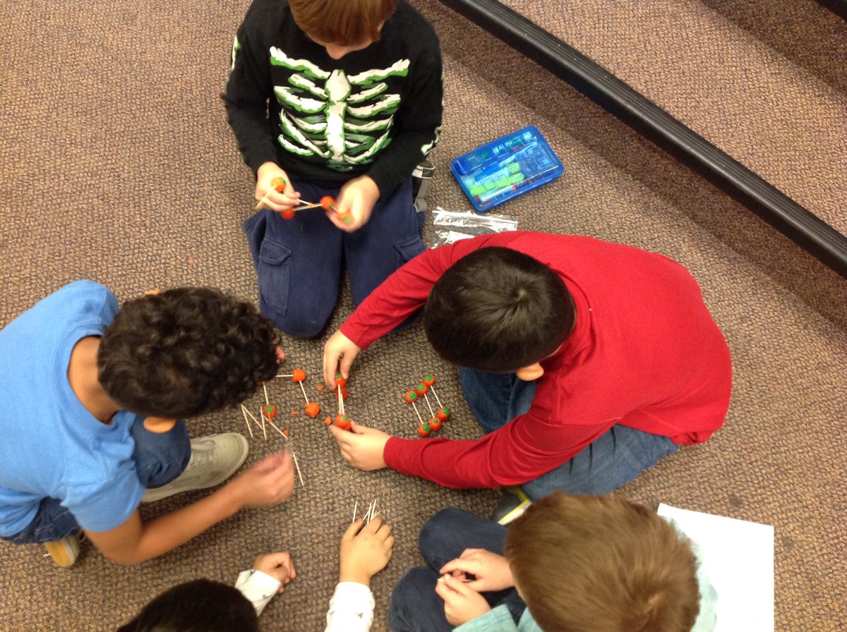 msnoelpes2's tweet image. First and second graders are in the process of creating their design for Farmer Joe 👨‍🌾 #towerchallenge #21stcenturyskills @mrscantwell1PES @JaneenPeretin @BWCurriculum @PaynterRocks