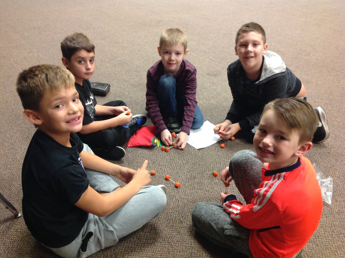 msnoelpes2's tweet image. First and second graders are in the process of creating their design for Farmer Joe 👨‍🌾 #towerchallenge #21stcenturyskills @mrscantwell1PES @JaneenPeretin @BWCurriculum @PaynterRocks