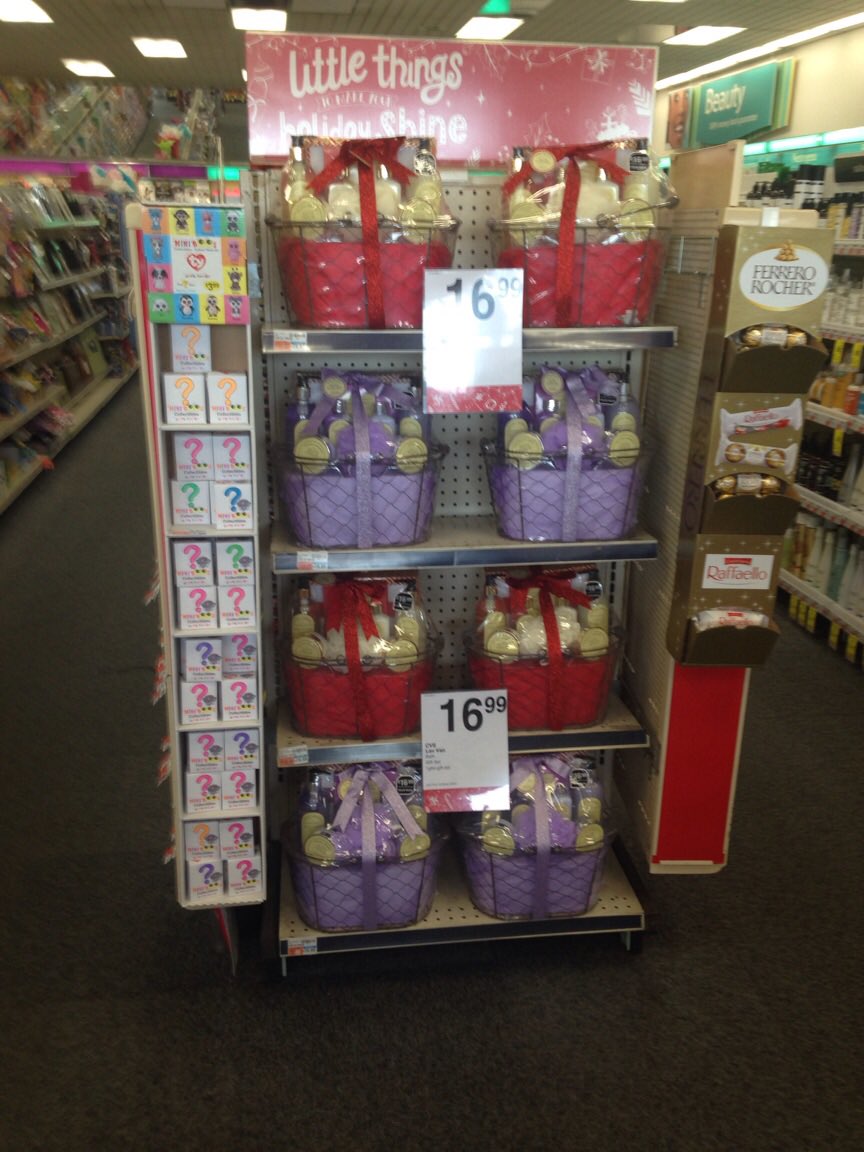 District 1 is set and ready to capitalize on early holiday sales! <a href="/haroldmorse18/">Harold Morse</a> #D3BrandHealthy #HappyHolidays #R17D1