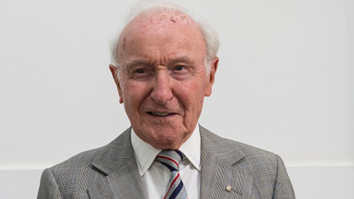 lboroalumni's tweet image. Ex-RAF Pilot, Desmond, is passionate about encouraging young women to pursue careers in engineering. Find out more &amp;gt;&amp;gt; bit.ly/2vEL27K #TEWeek2018