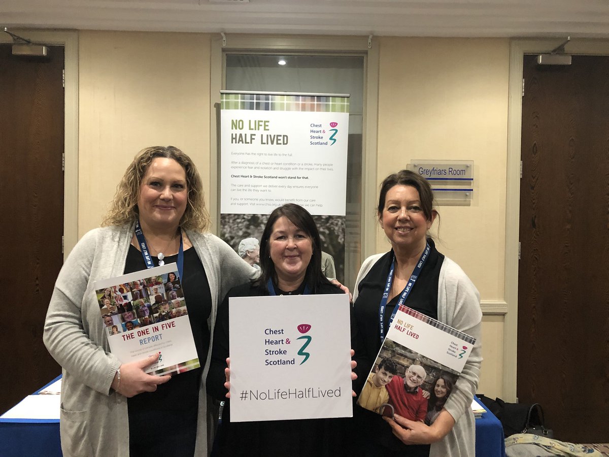 #SRNF2018 @CHSScotland Respiratory Nurse Specialists from NHS Lanarkshire showing support for #NoLifeHalfLived at the annual SRNF conference