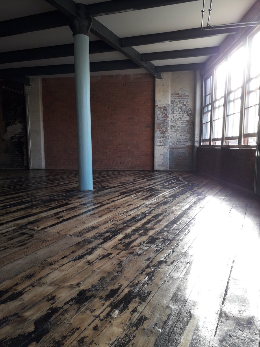 We have a Shiny Happy Floor over at 86 Princess St this morning🤩🤩🤩#refurbishment #manchester #Listed