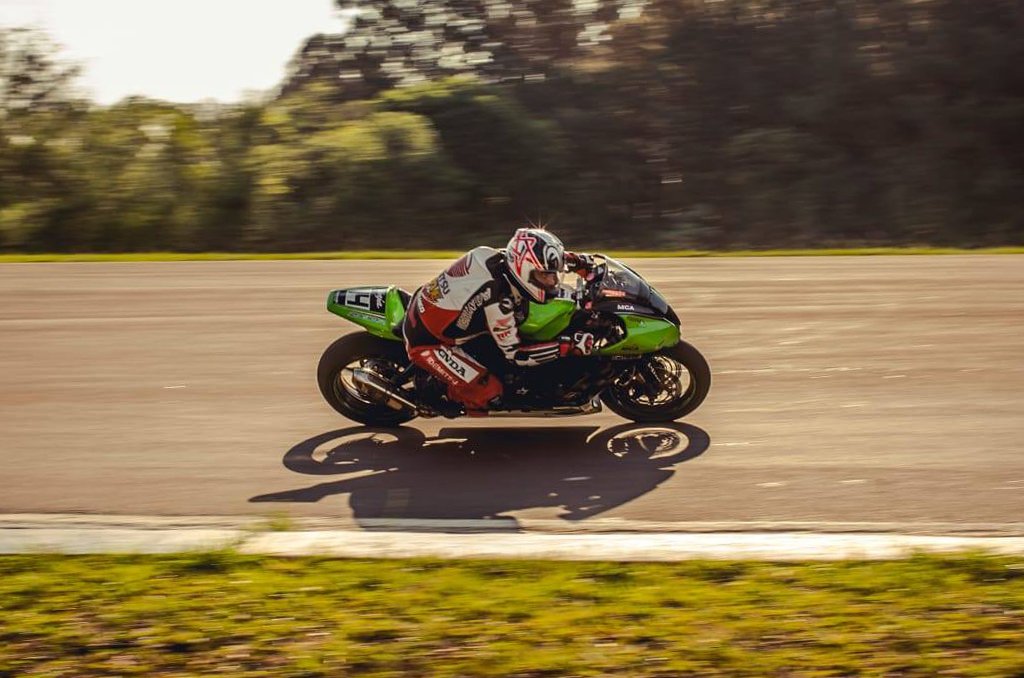 Este domingo 4 de noviembre se desarrollará una nueva jornada de giros libres de motos en el Autodromo Ciudad de #Oberá. La jornada contará con la participación de pilotos brasileros, pilotos locales y de la provincia. >>> nexosports.com.ar/domingo-de-gir…