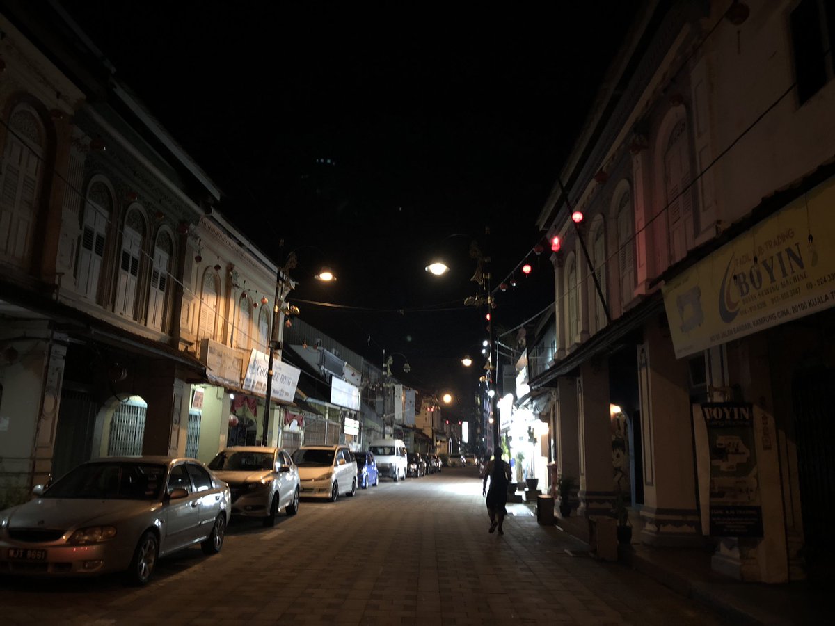 Not all chinese businesses are big businesses. Just saying.
#travelmalaysia #terengganu #chinatown