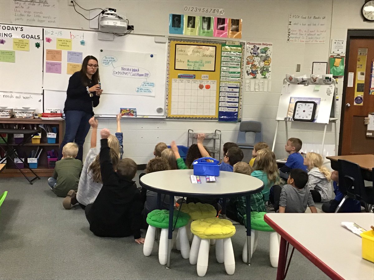 JessWestMB's tweet photo. A great future teacher in action... impromptu lesson and all!  Great work, Ms. Macedo! @hssd @mbhssd https://t.co/UsP8RoWEOi