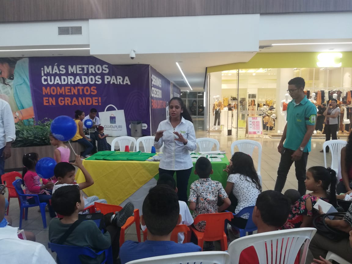 Hicimos parte de la "Feria del ahorro", en el <a href="/CCGUATAPURI/">C.C.GUATAPURI PLAZA</a>, promoviendo, la separación y reutilización de residuos aprovechables; a través de actividades lúdicas dirigida a niños! <a href="/TutoUhiaAlcalde/">Augusto Ramirez Uhia</a> <a href="/CristianMartelo/">Cristian Martelo</a> <a href="/revistagrama/">Revista Grama Internacional ©</a> <a href="/RadioGuatapuri/">Radio Guatapurí</a> <a href="/MaravillaSt1057/">Maravilla Stereo</a>