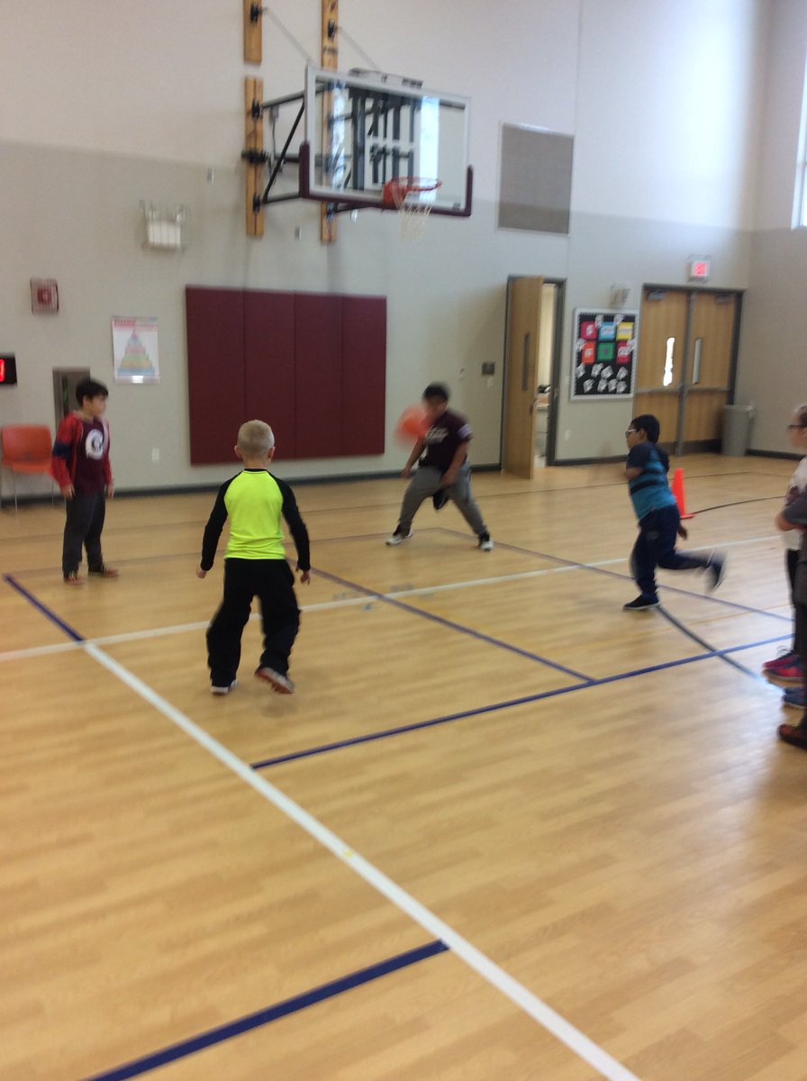 GymClass_Genius's tweet photo. 2nd-5th has kicked off their Playground Games Unit. First up, 4 square! #battleontheplayground #PE4life https://t.co/wS9DOrwi0a