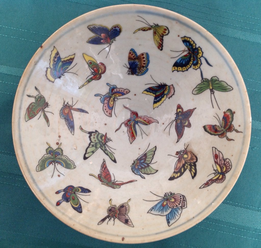 #antique #chinese #bowl #butterfly #decoration #chinesebowl #chineseantiques #antiquebowl #collectables #butterflys #antiques #giftideas #bowls #uniqueantiques #interiors #judismithantiques facebook.com/JudiSmithAntiq…