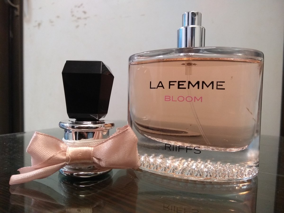 SurplusBrand's tweet photo. "A woman who doesn't wear perfume has no future"
--Coco Chanel

La Femme Bloom -Riiffs Perfumes.
From UAE.

#originals #surplusgoodstee #surplus #surplusgoods #tees #jeans #boutique #mensfashion #fashion #clothing #ootd  #vintage #fashionblogger #fashionista #streetstyle #stylish https://t.co/zKdaO38bTc